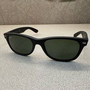 Ray-Ban New Wayfarer Matte Black Sunglasses